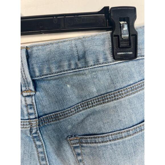 Gap Sexy Boyfriend Destructed Light Wash Distressed Cuffed Shorts Size 28 - Picture 9 of 12